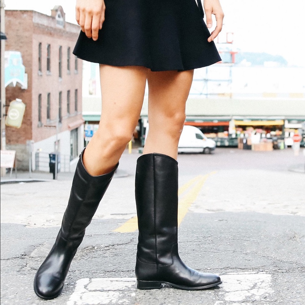 Classic pull on Frye Boots